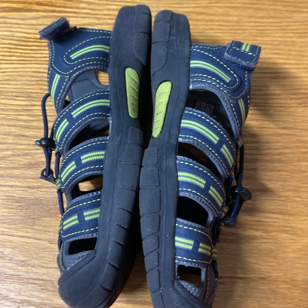 Khombu Dillion SandalS Water Shoes Size 2 - Picture 5 of 8